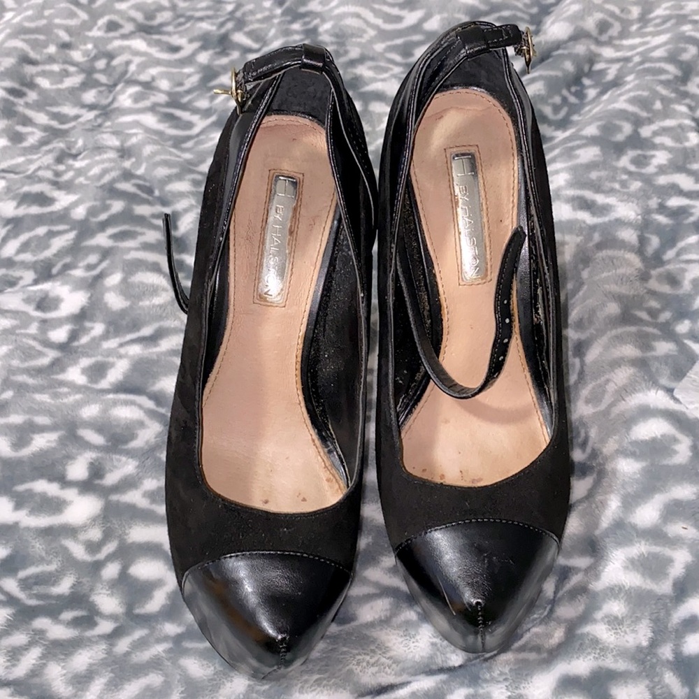 H by Halston pump heels